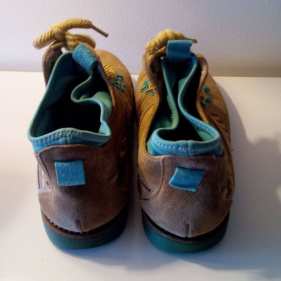 Hush Puppies Southwestern Look Tan Suede/Teal Accents/Embroidery Ankle Boots - Picture 4 of 5